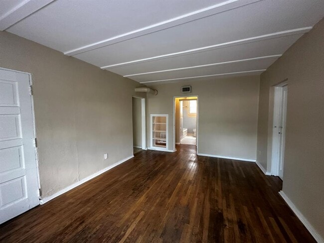 Building Photo - 3821 Maplewood Ave