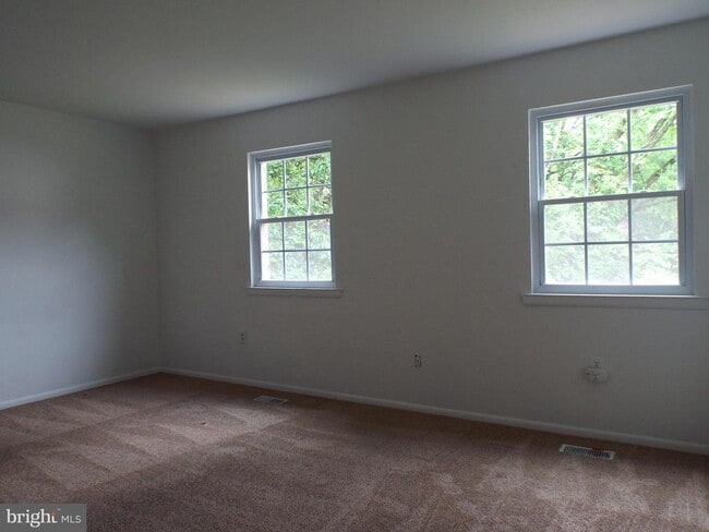 Building Photo - 5501 Rollins Ln