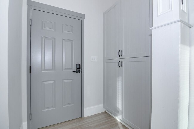 Building Photo - 2 Bedroom 2 Bath Apartment in Downtown Harlem