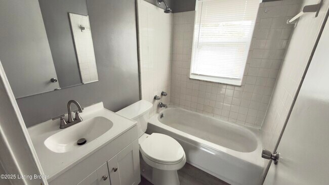 Building Photo - 4148 Hillview Ave