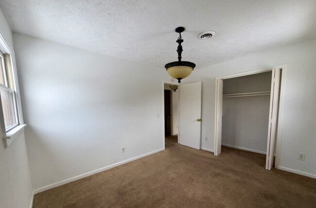 Building Photo - 312 Clay St