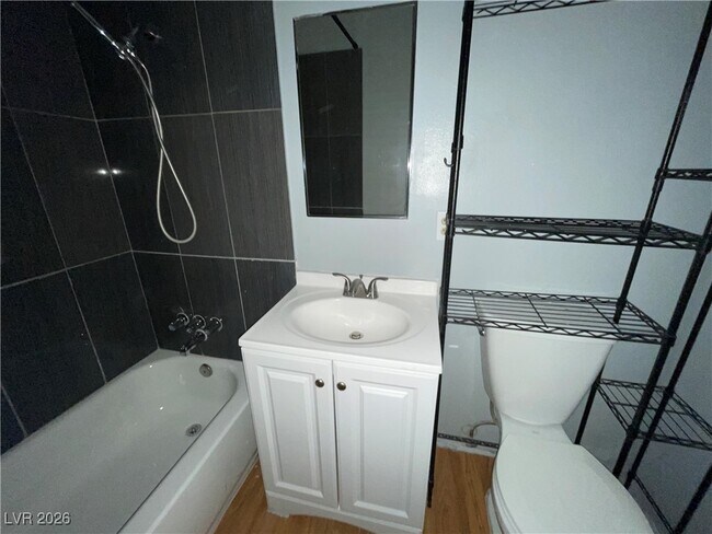 Building Photo - 705 Morgan Ave