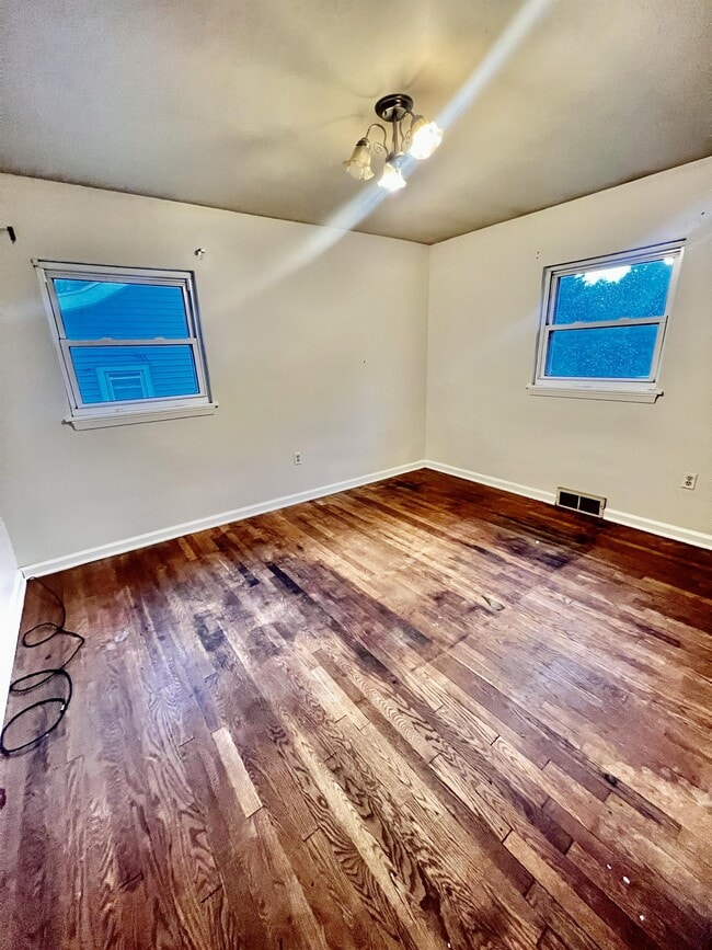 Building Photo - 1063 Charles Ave