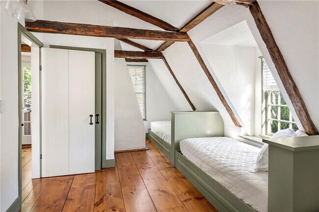 Building Photo - 108 Prospect Hill St