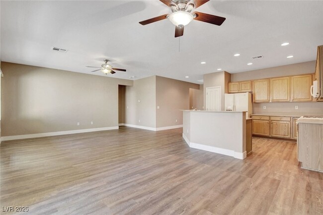 Building Photo - 2320 Meteor Shower St