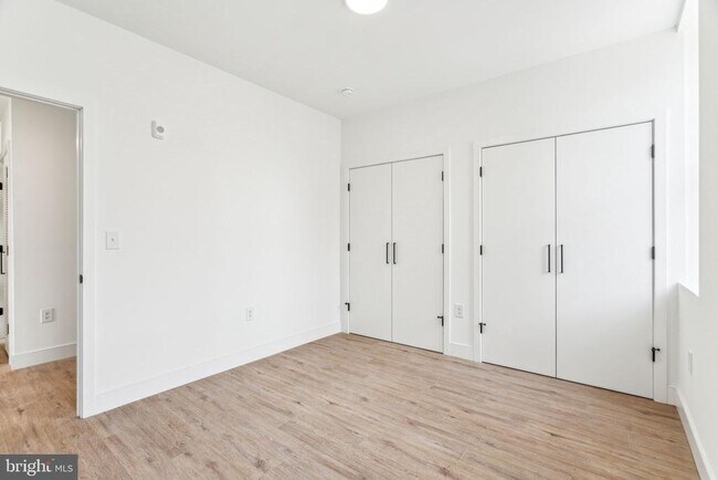 Building Photo - 1254 S 18th St