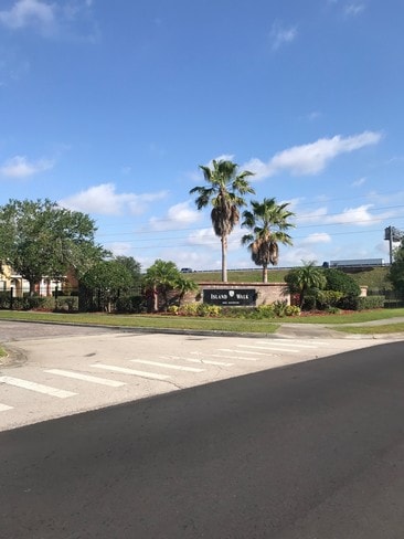 Building Photo - 2120 Island Walk Dr