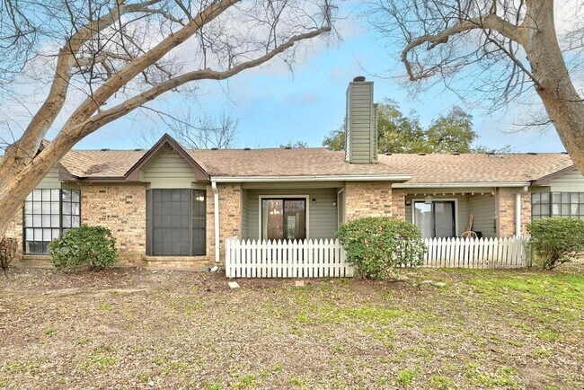 Building Photo - 1601 Faro Dr