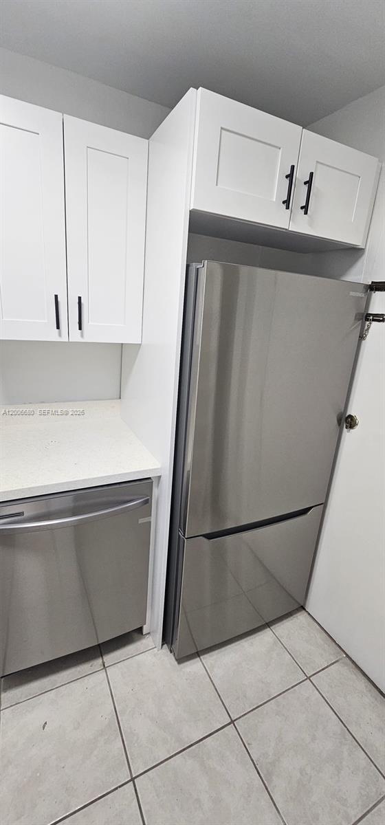 Building Photo - 6884 N Kendall Dr