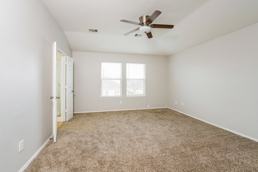Building Photo - 20318 Clydesdale Ridge Dr