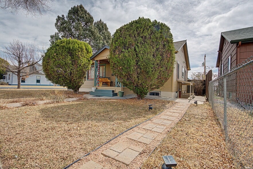 Building Photo - 261 Belford Ave