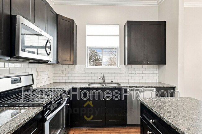 Building Photo - 4613 Oakwood Ave
