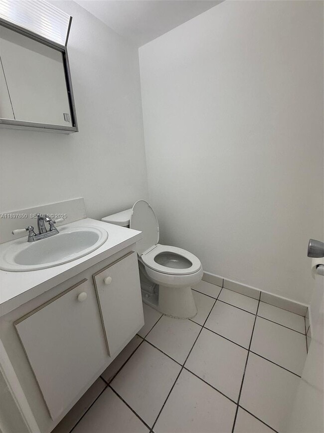 Building Photo - 802 NW 87th Ave