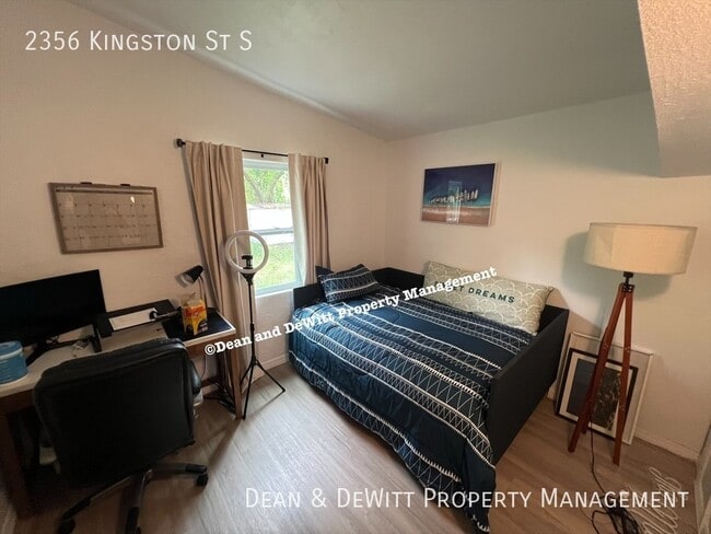 Building Photo - 2356 Kingston St S