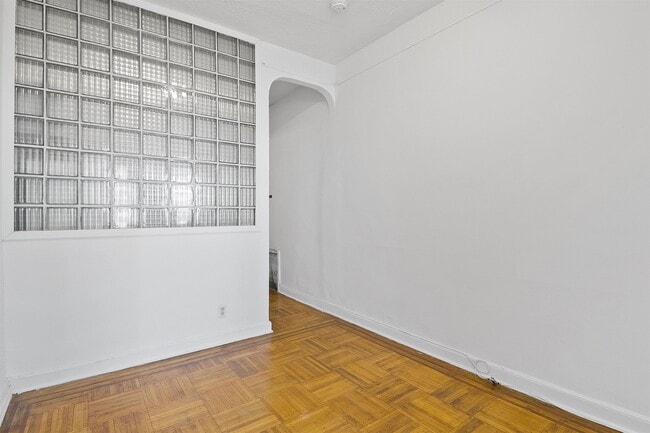 Building Photo - 410 Washington St