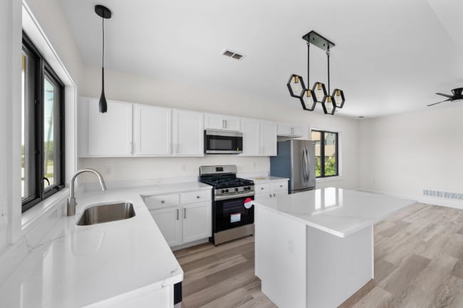 Building Photo - 1295 Holmden Ave