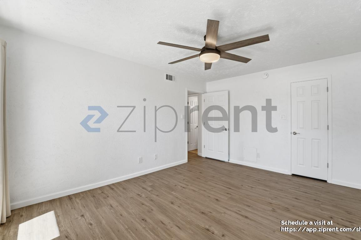 Building Photo - 1620 N Wilmot Rd