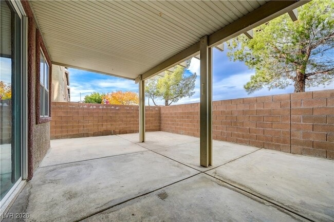 Building Photo - 9260 Pembrook Falls Ave