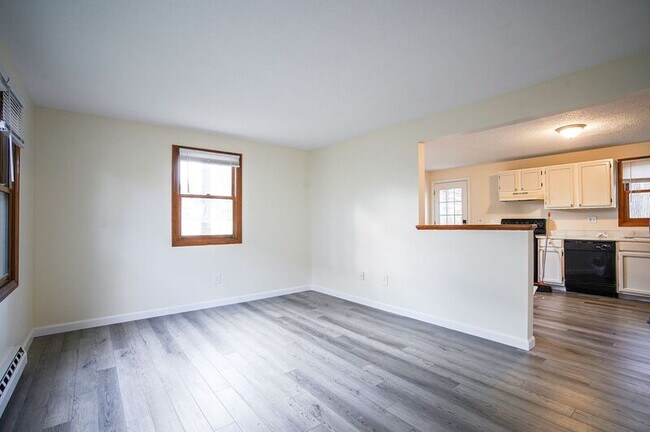 Building Photo - 52 Price St