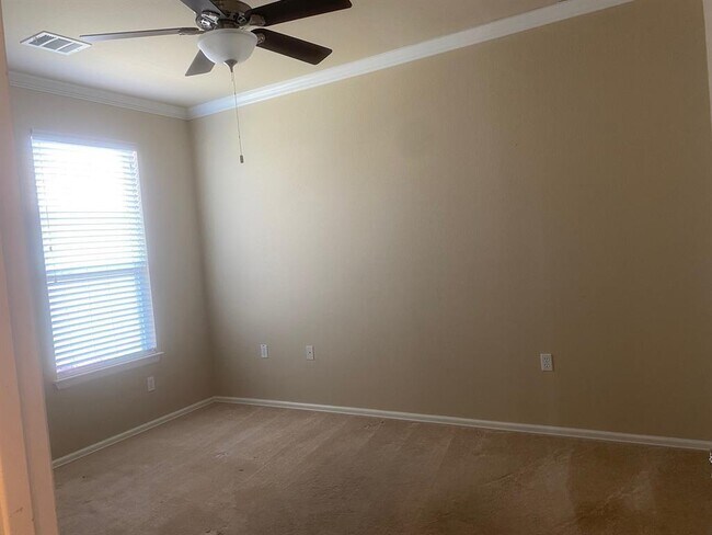 Building Photo - 721 Independence Creek Ln