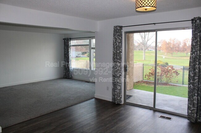 Building Photo - 444 Greenbrook Pl