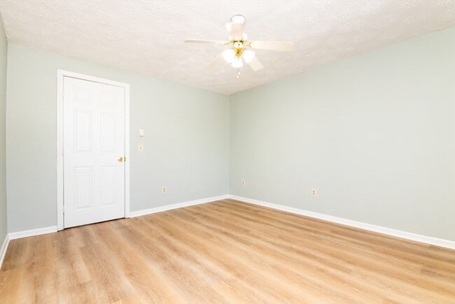 Building Photo - 71 Norton St