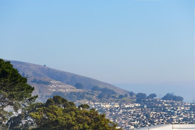 Building Photo - 2210 Gellert Blvd