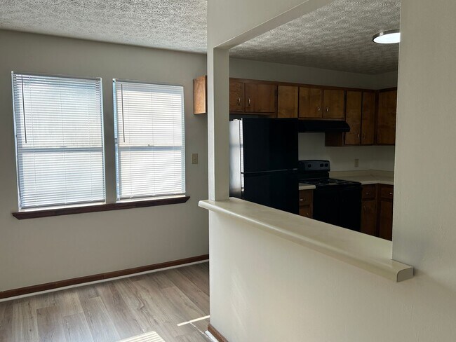 Building Photo - 304/306 Fawn Ct