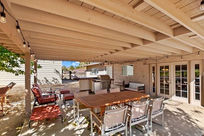 Building Photo - 58327 Bonanza Dr