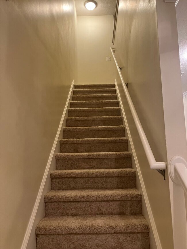 Building Photo - 3BR / 2.5BA @ Westbury Park