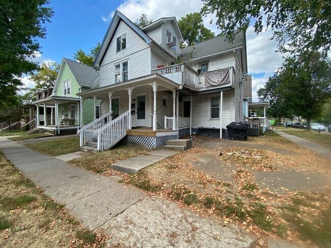 Primary Photo - $625 | ROOMMATE WANTED | 7 Bedroom, 3 Bath...