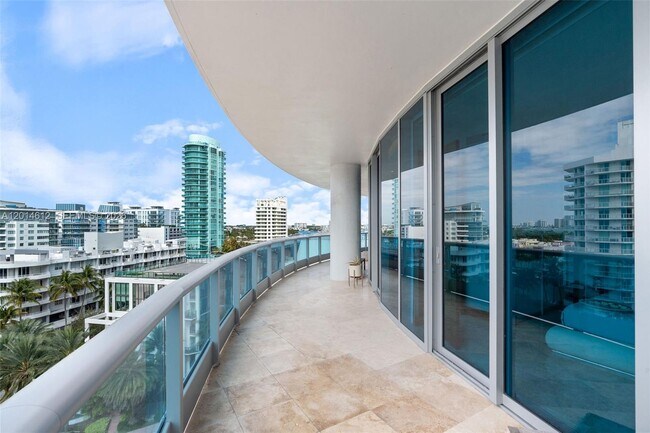 Building Photo - 5959 Collins Ave