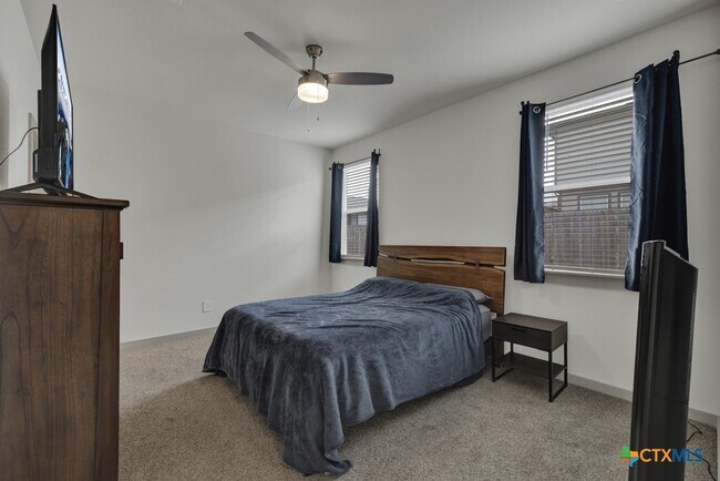 Building Photo - 1312 Plymouth St