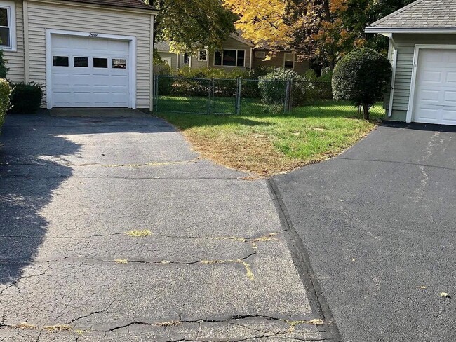 Building Photo - 30 Whipple Ct