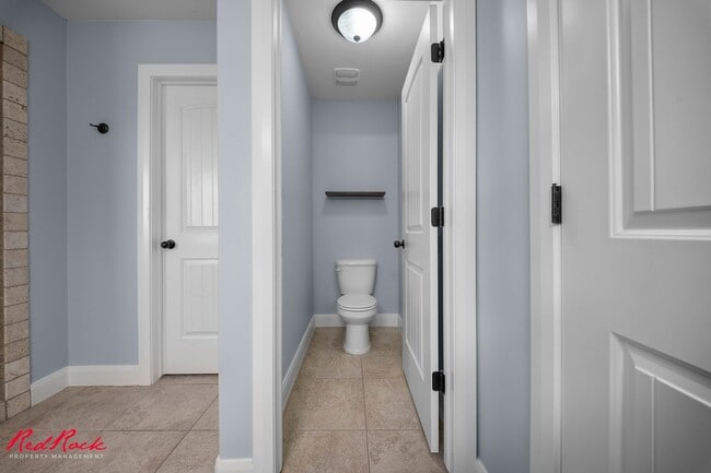 Building Photo - Charming 3 Bedroom Townhome