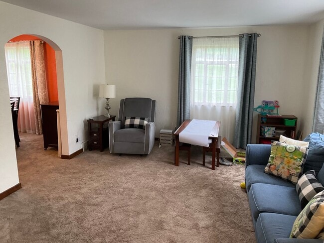 Building Photo - 3 Bedroom - Peaceful Living Just Minutes f...