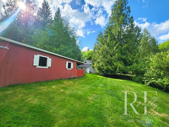 Building Photo - Forest-Edged Retreat with Pasture Access –...