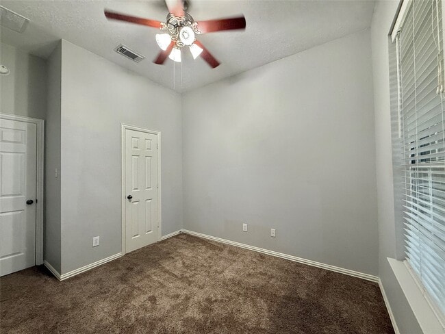 Building Photo - 26823 Lakeridge Park Ln