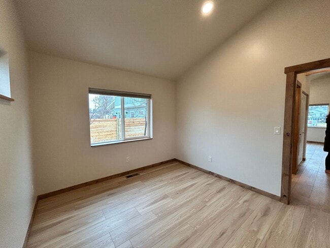 Building Photo - Brand New, Energy Efficient, 2 Bed, 1 Bath Home in Hamilton