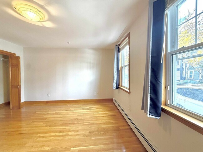 Building Photo - 180 K St