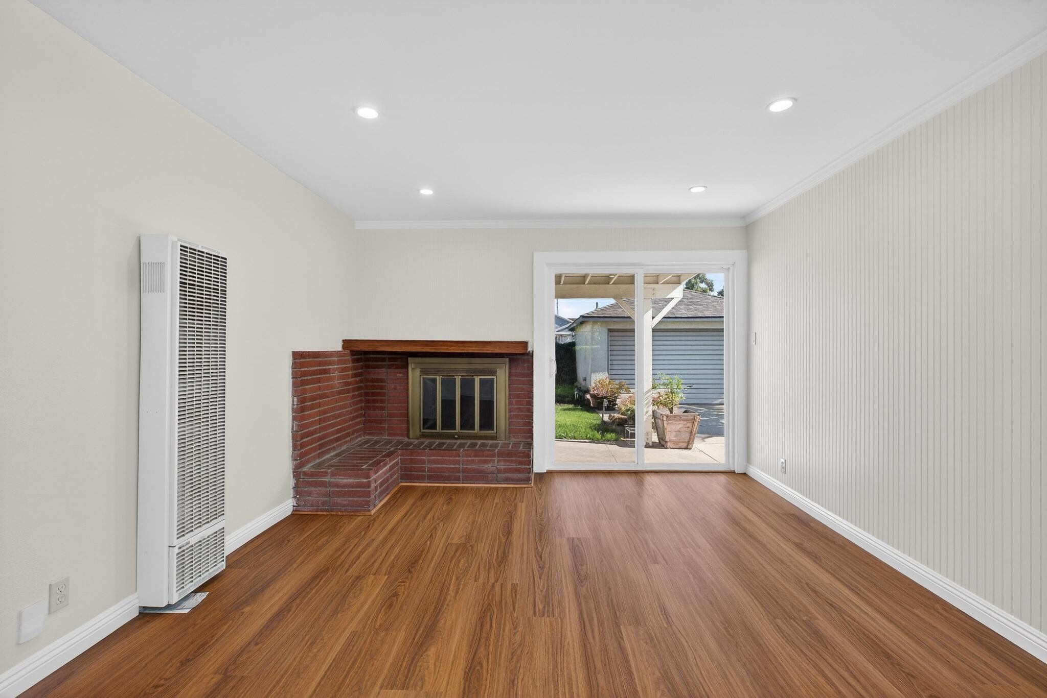 Building Photo - 15202 Florwood Ave