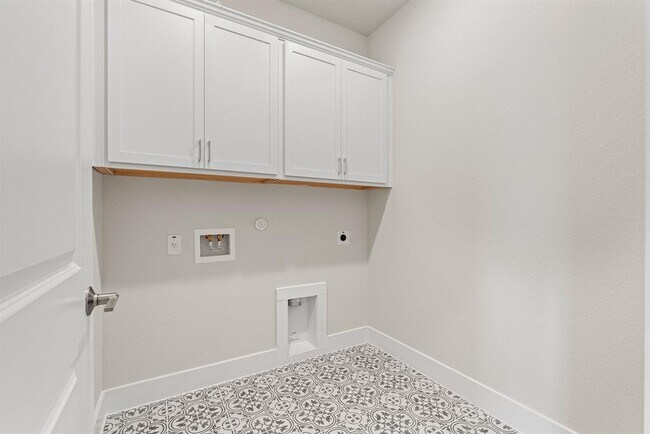 Building Photo - 1520 Carvin Wy