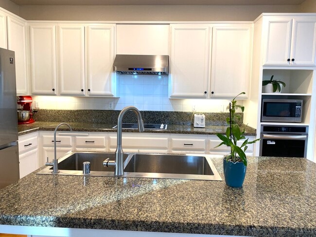 Building Photo - 3755 Torrey Vw Ct