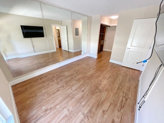 Building Photo - Elegantly Updated Unfurnished Kihei Villag...
