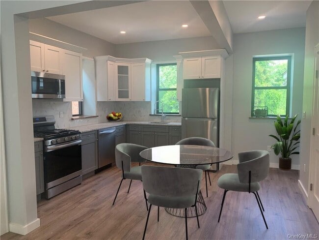 Building Photo - 753 US-9W