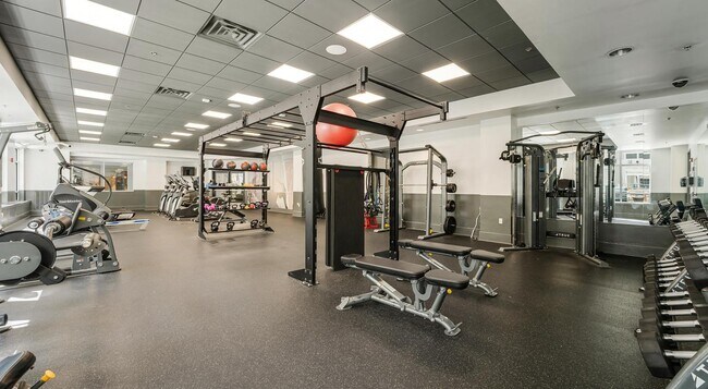 Building Photo - 900 E Six Forks Rd