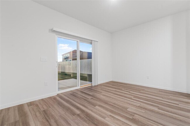 Building Photo - 337 Wedemeyer St