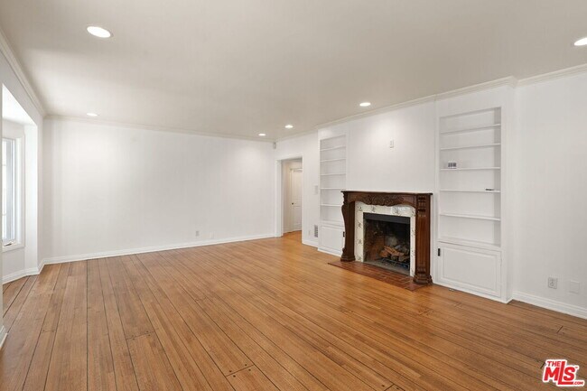 Building Photo - 103 N Anita Ave