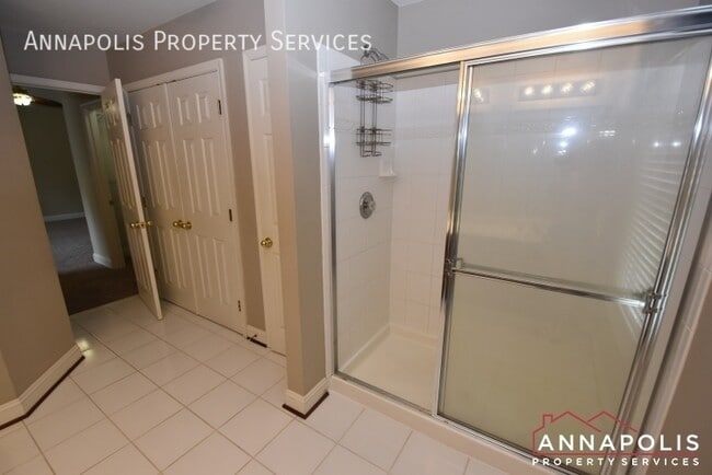 Building Photo - 1606 Stern Ct