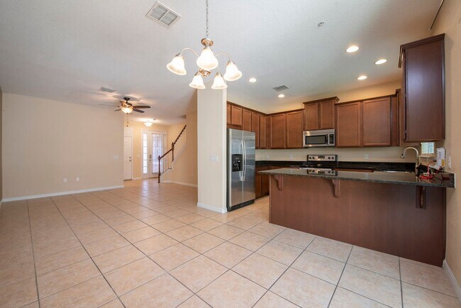 Building Photo - Nice 3/2.5 Townhouse with Garage in Lake N...